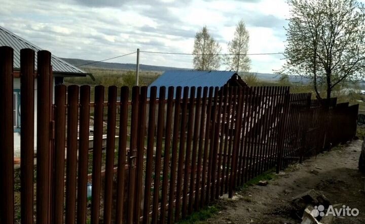 Забор из евроштакетника за 1 день быстро