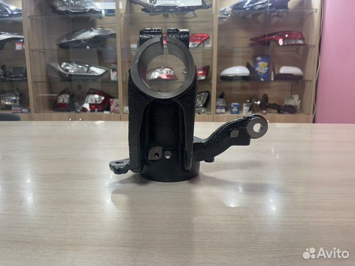 Поворотный кулак правый Polo Rapid Рапид 2010-2020