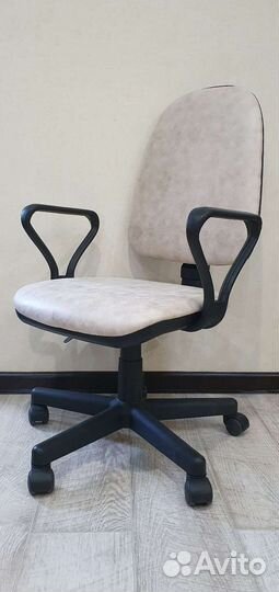 Компьютерное кресло офисный стул