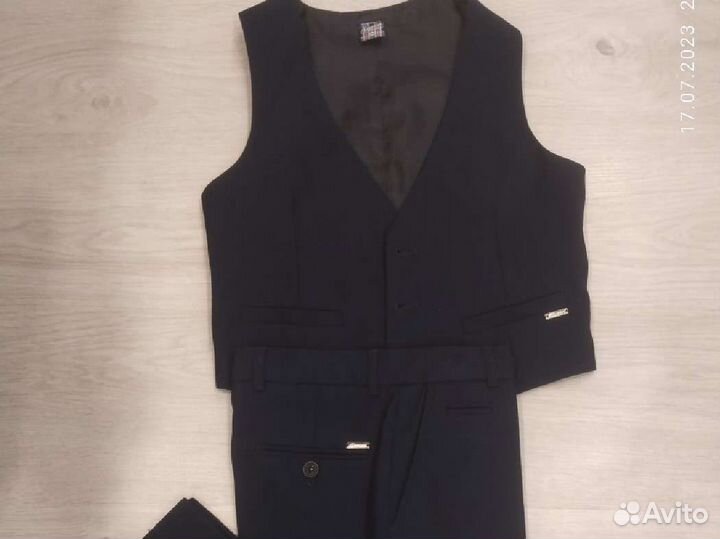 Школьный костюм для мальчика 140 синий