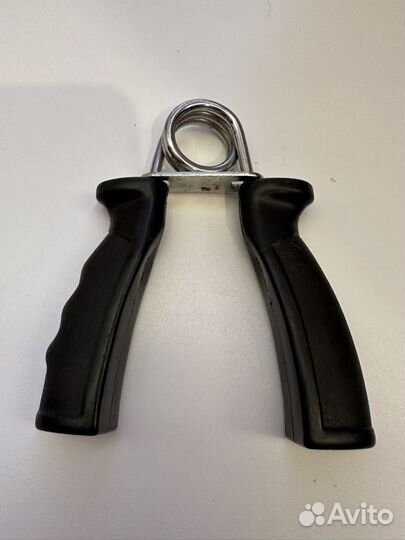 Эспандеры, гриф гантелтный, скакалка