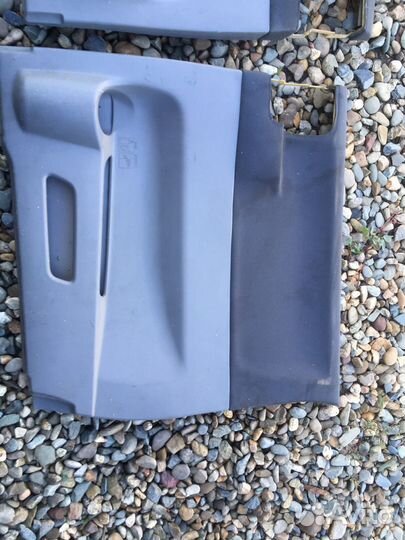 Обшивка двери задней Toyota Noah 2002, AZR 60 65