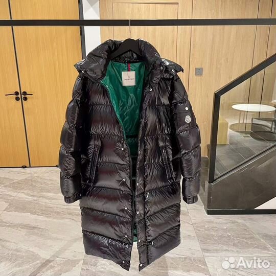 Продам новый пуховик пальто Moncler