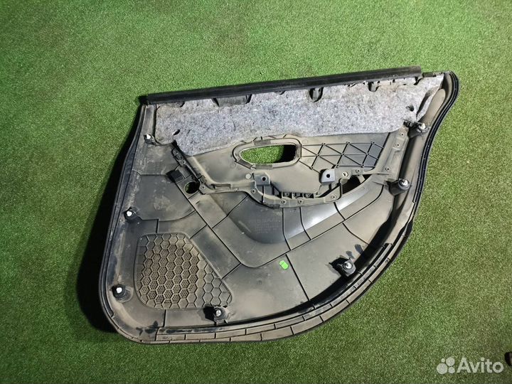 Обшивка двери задняя левая Nissan Almera G15 1.6