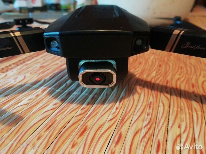 Дрон с 4к камерой. 3 аккамулятора, управление