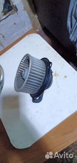 Моторчик печки на Мазду bongo