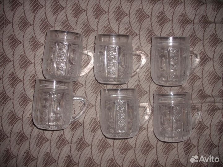 Небольшие стеклянные кружки 6 штук