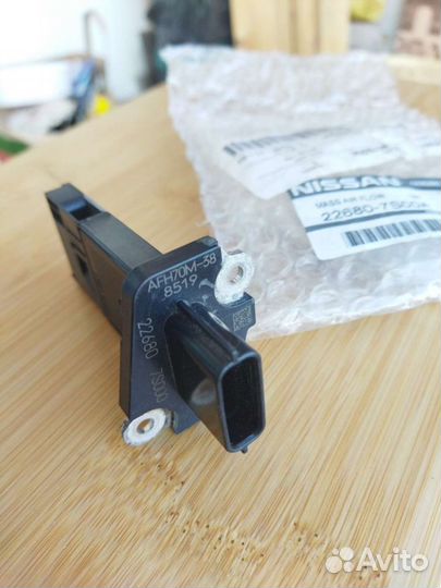 Расходомер воздуха Nissan Qashqai 2008 (дмрв)