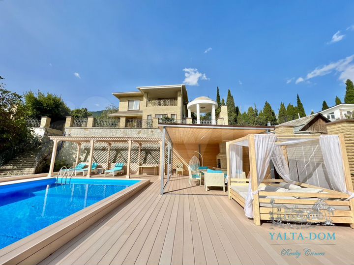 Дом 460 м² на участке 12 сот.