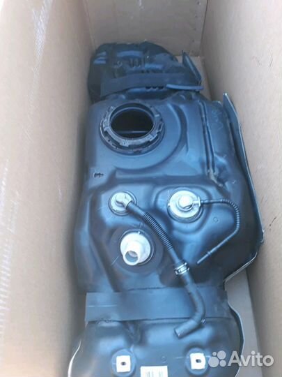 Топливный бак для Toyota Hilux Revo -2015