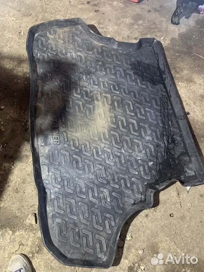 Коврик багажника задний Mitsubishi Lancer 10 1.8