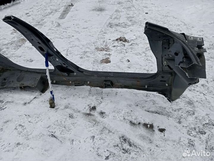 Пoрог левый Nissan Almera g15