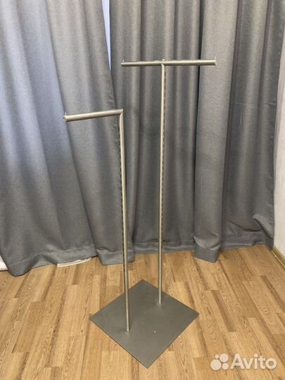 Стойка для одежды