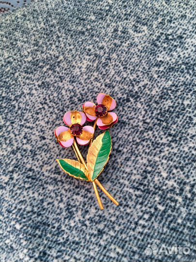 Антикварная брошь 60-х годов