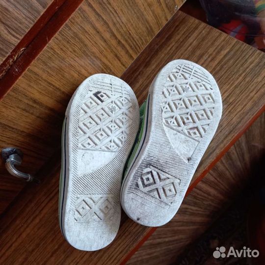 Кроссовки детские