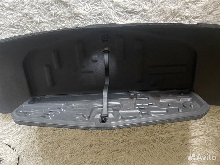 Обшивка крышки багажника под инструмент бмв е39
