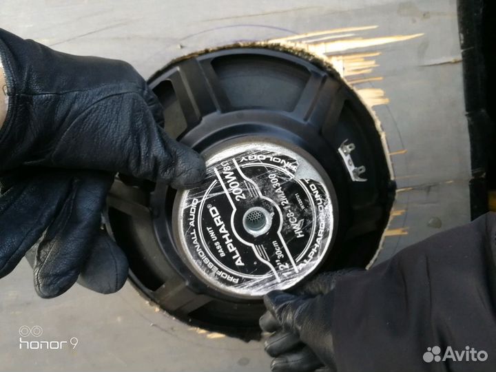 Полка с колонками