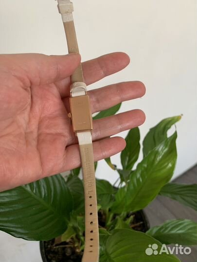 Золотые часы женские 585