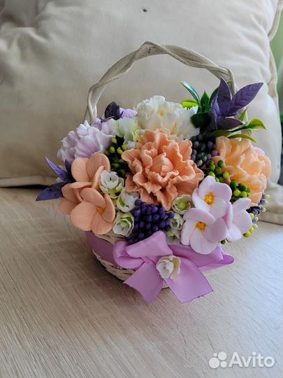 Букет цветов в корзине