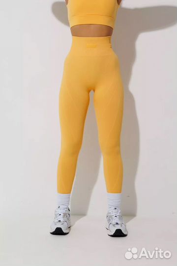 Комплект бесшовной спортивной одежды