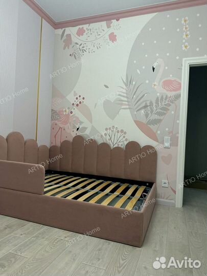 Детская кровать с бортиком