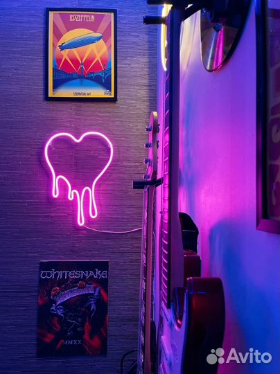 Неоновая вывеска. Дизайн бесплатно