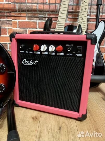 Электрогитара + чехол + комбик (комплект)