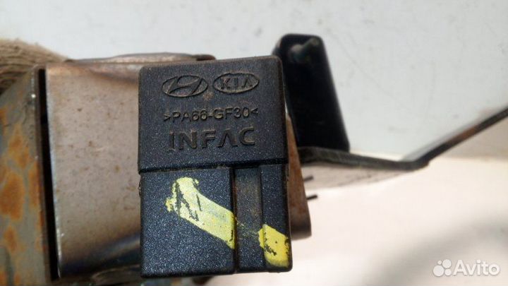 Педаль сцепления Kia Rio 3 QB