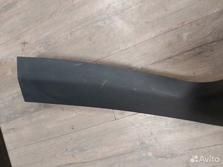 Обшивка двери багажника задняя правая Mercedes Gl
