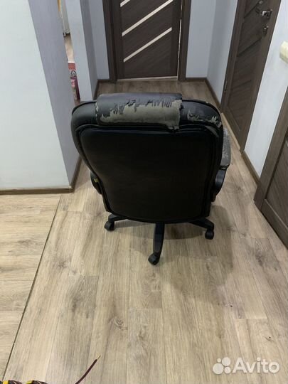 Компьютерное кресло