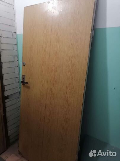 Дверь входная деревянная бу