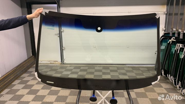 Лобовое стекло Skoda Octavia