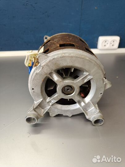 Двигатель стиральной машины Type.20572655 c1.f