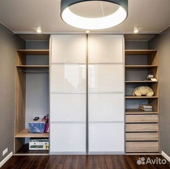 Зеркальный шкаф