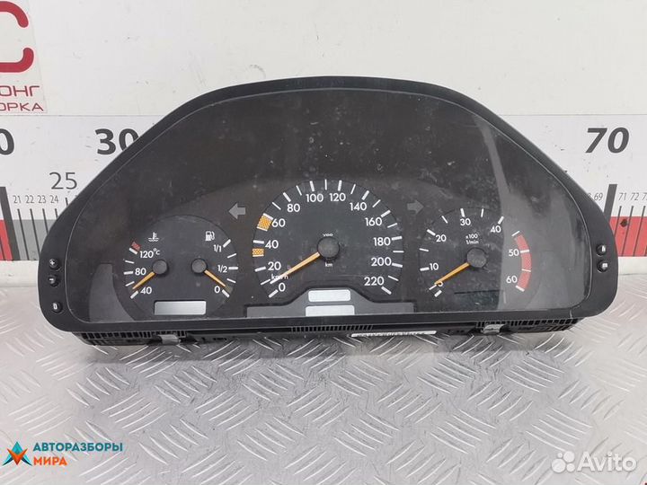 Щиток приборов (приборная панель) Mercedes-Benz