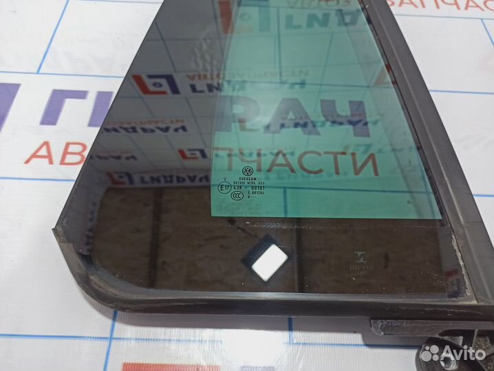 Стекло двери задней правой (форточка) Volkswagen T