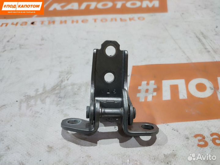 Петля двери передней правой Honda Accord 8 2009