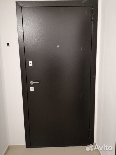 Входная дверь металлическая
