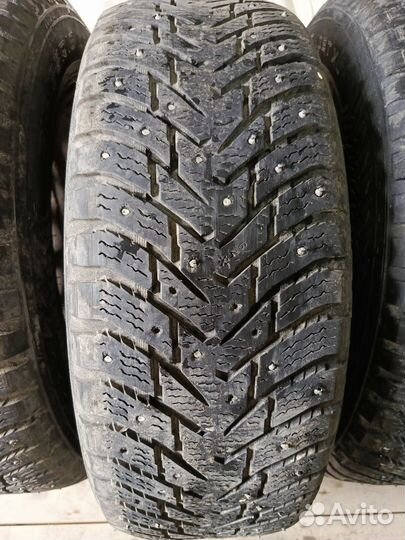 Продам зимние колеса Nokian Hakka 8 215/65R16