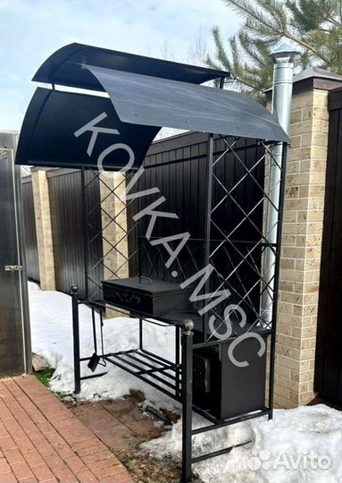 Мангал с крышей
