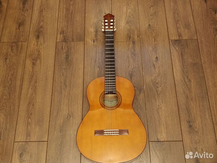 Классическая гитара yamaha c40