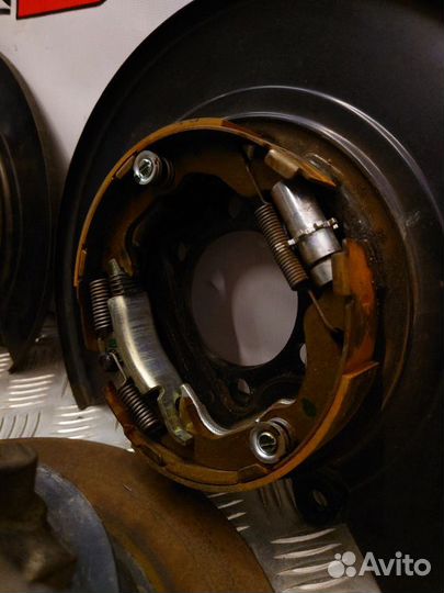 Комплект задних тормозов Mitsubishi Lancer X (2007