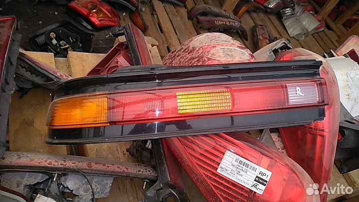 Фонарь стоп сигнал Toyota Mark II 90
