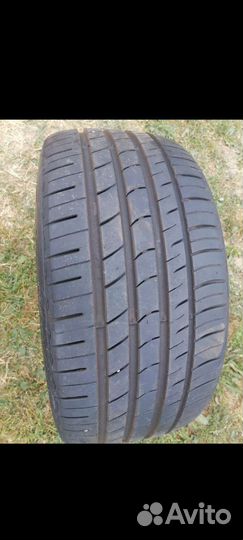 Nexen R20 255/35