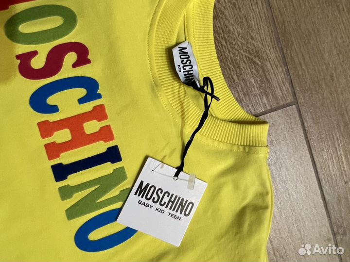 Новая футболка moschino