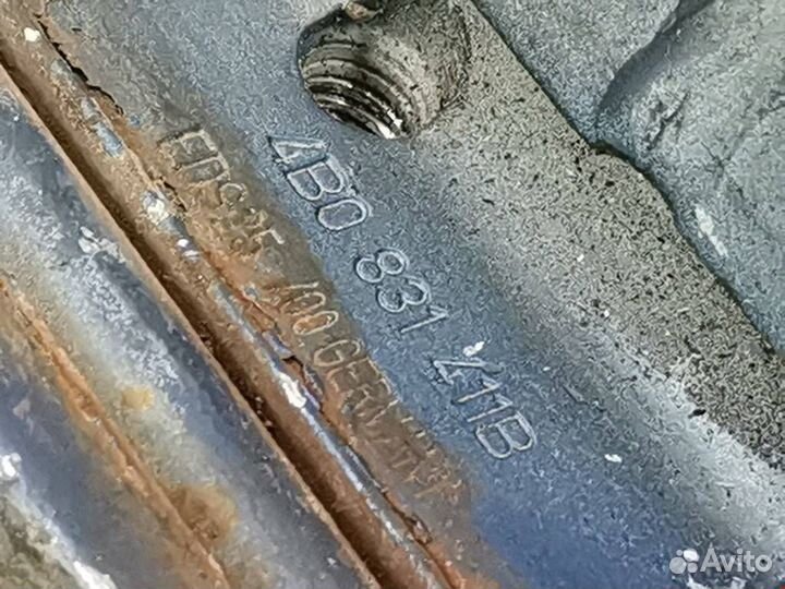Петля двери передней левой Audi A3 8L 2000