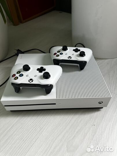 Xbox One S 500 gb