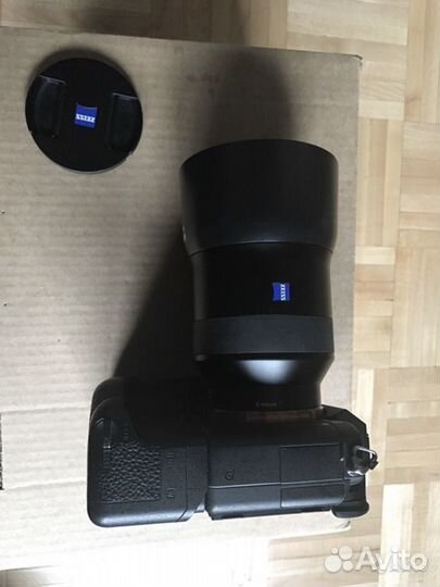 Беззеркальный фотоаппарат Sony a7 R2 + VG-C2EM