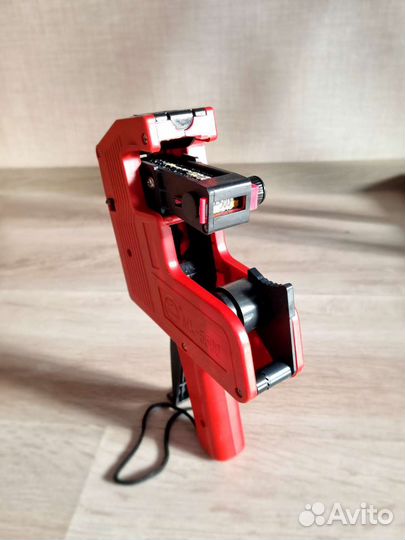 Этикет пистолет