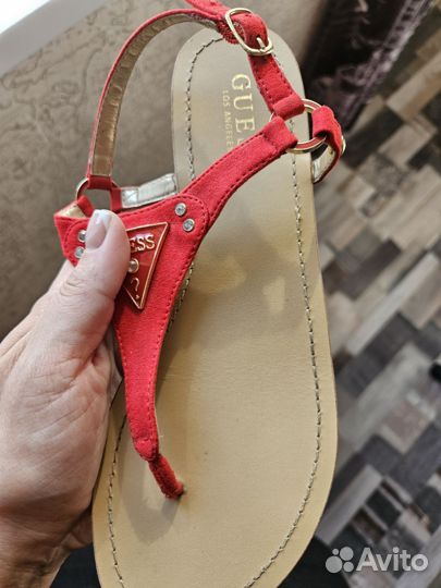 Сандалии босоножки Guess